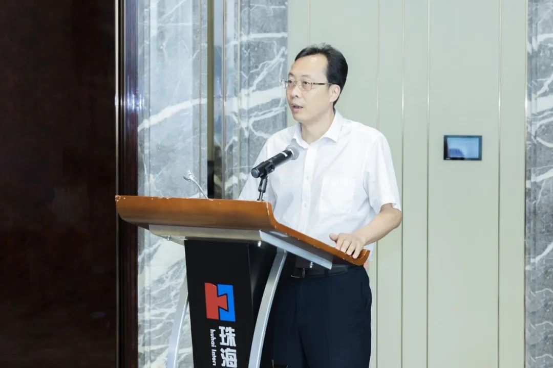 普洱市国资委副主任钟惠致辞.jpg 普洱市国资委副主任钟惠致辞.jpg